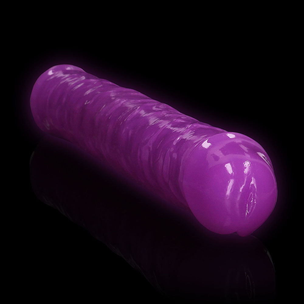 Consolador de doble punta RealRock que brilla en la oscuridad de 15 pulgadas y doble pene, color morado neón