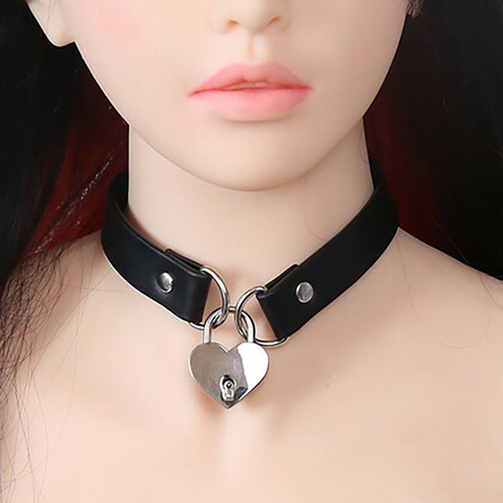 Ple'sur PVC Collar W/Heart Lock Black