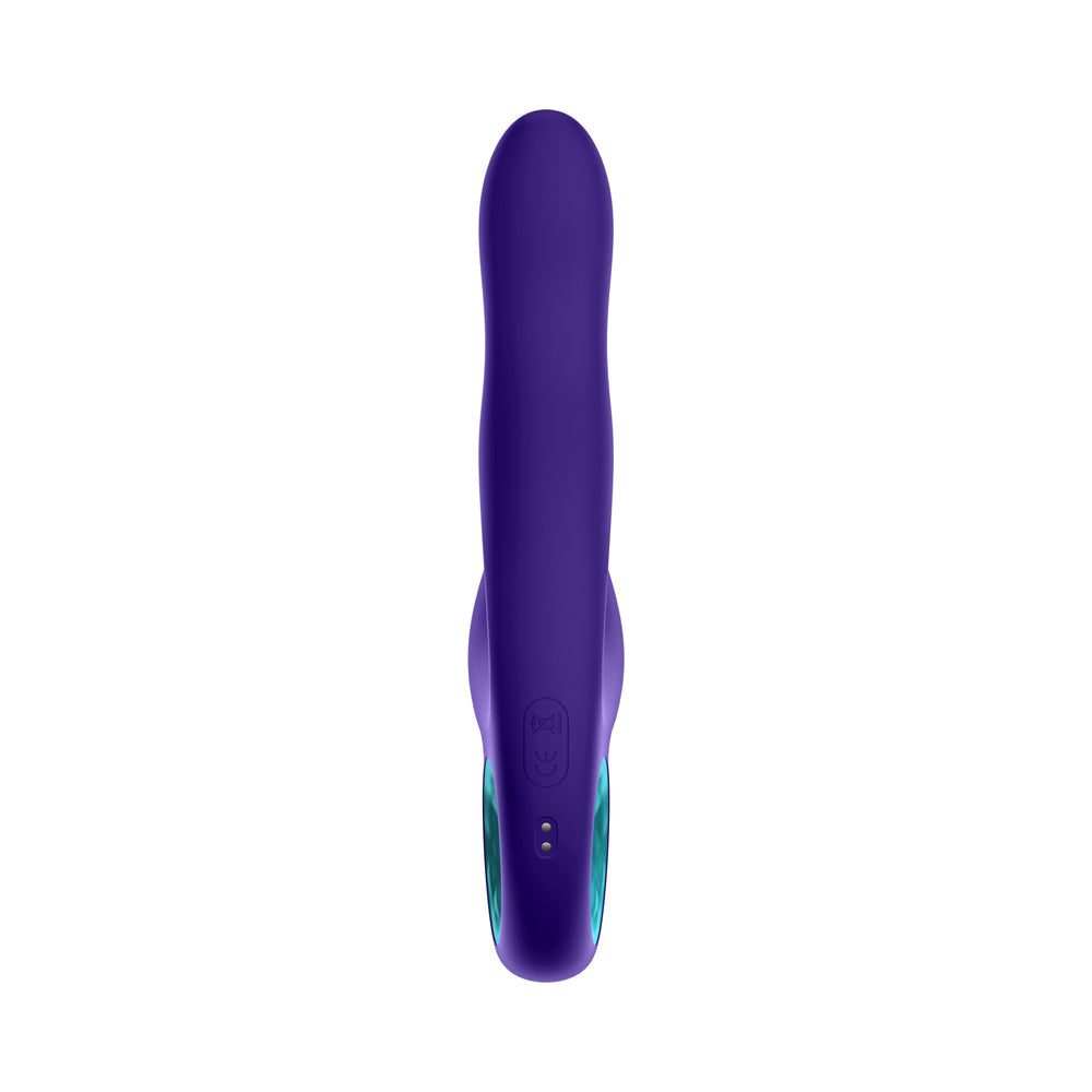 Vibrador de conejo con triple acción de silicona recargable Klio de FemmeFunn, morado oscuro