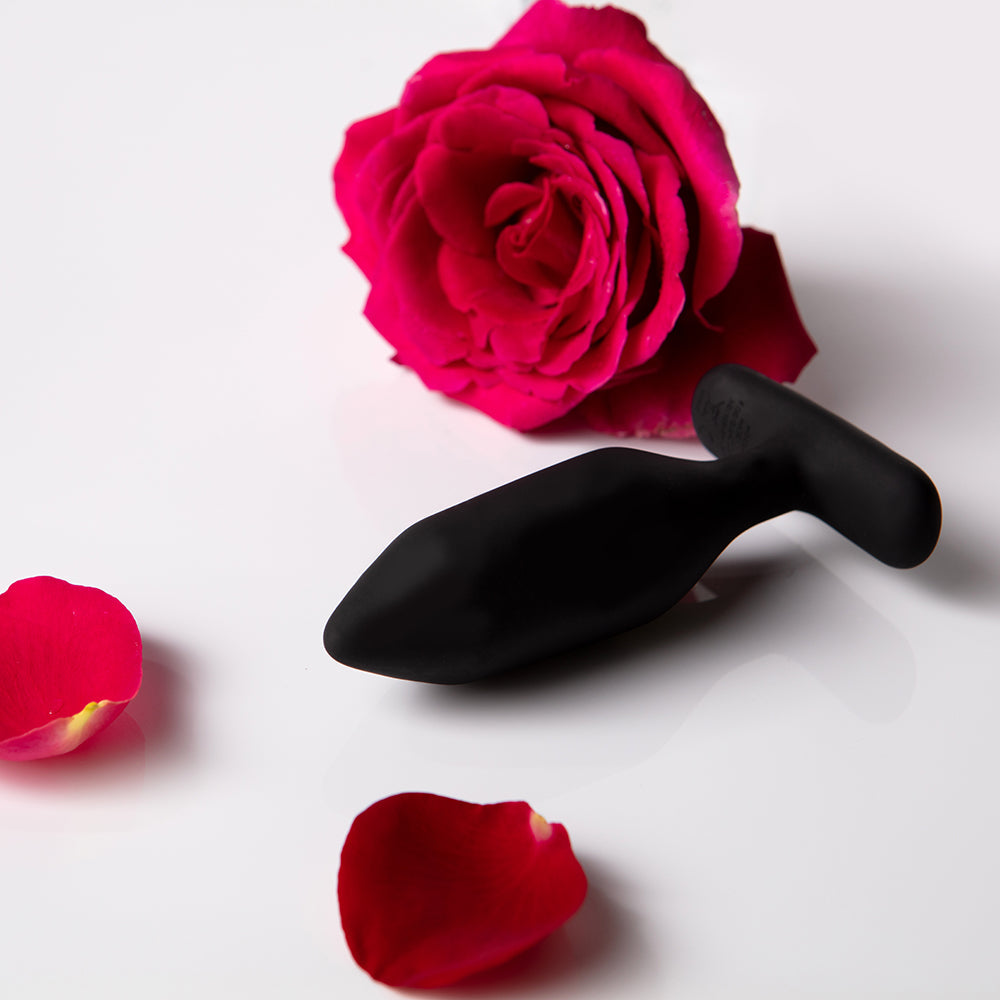 Je Joue Onyx Vibrating Butt Plug Black