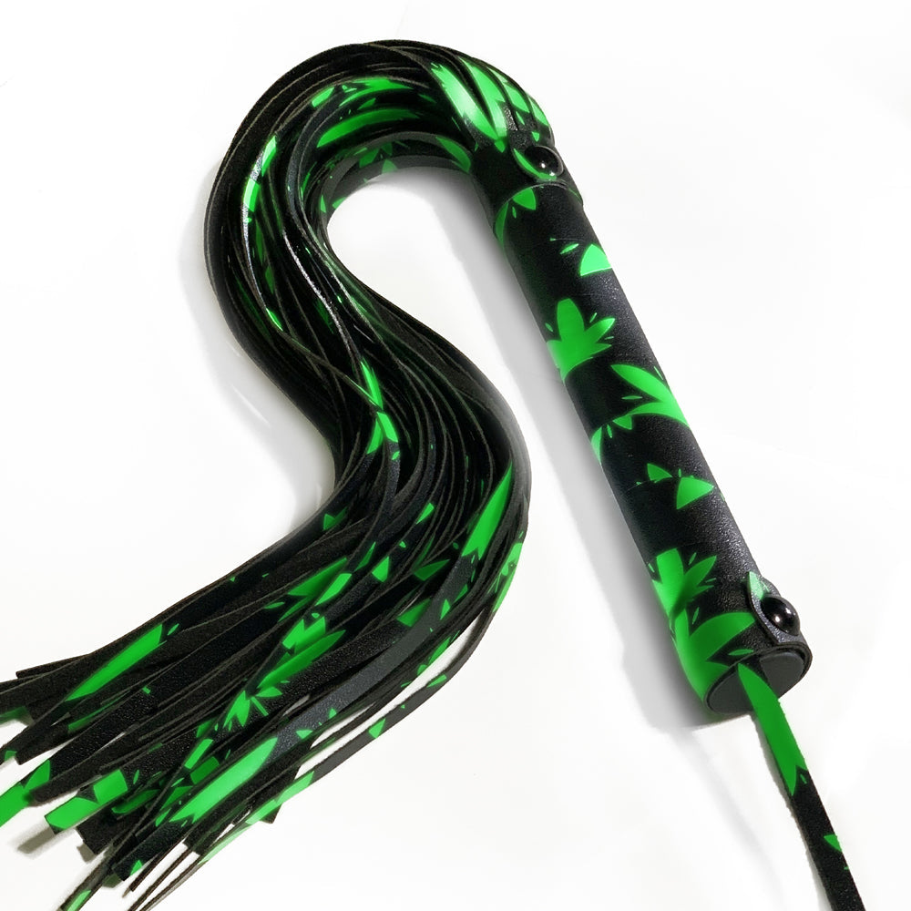 Flogger que brilla en la oscuridad de la colección Stoner Vibes Chronic