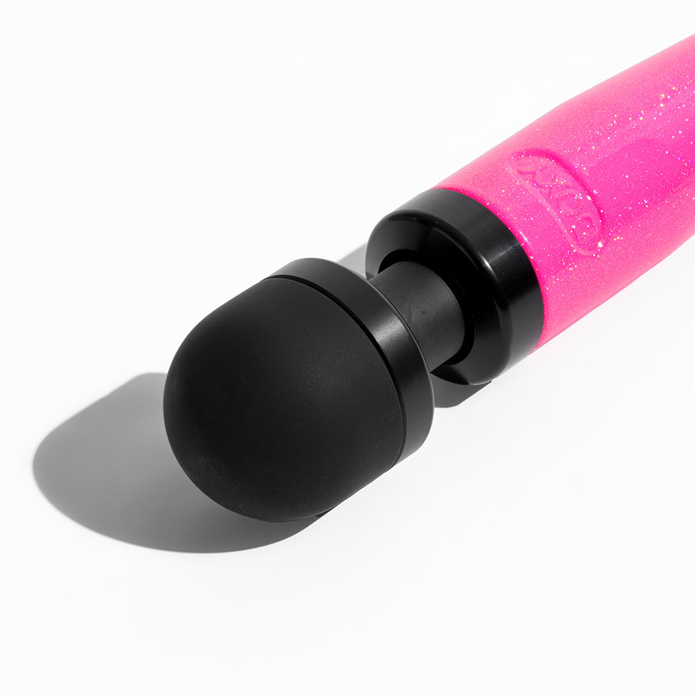 Vibrador de varita compacto Doxy Die Cast 3 en color rosa intenso